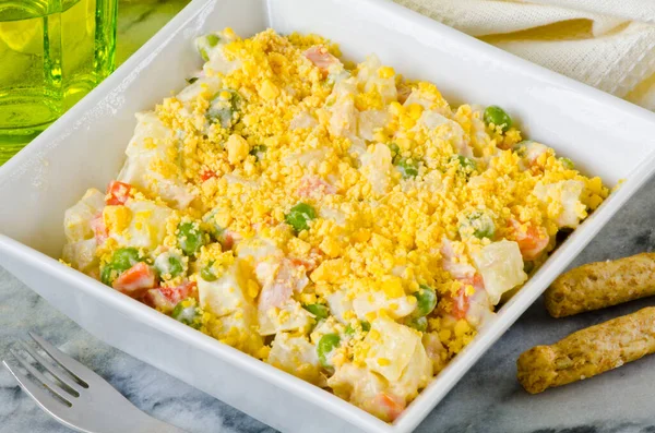 Spanische Tapas Russischer Salat Keramikteller Vorhanden Ensaladilla Rusa Auch Bekannt — Stockfoto