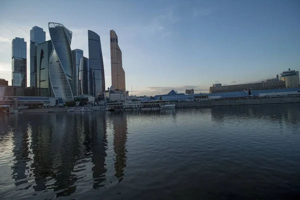 Moscú Ciudad Arquitectura Rascacielos Edificio Torre Cielo Azul — Foto de Stock