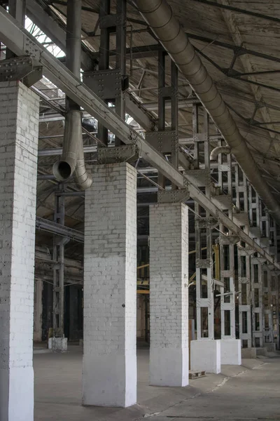 Eski bir fabrikanın atölyesi.