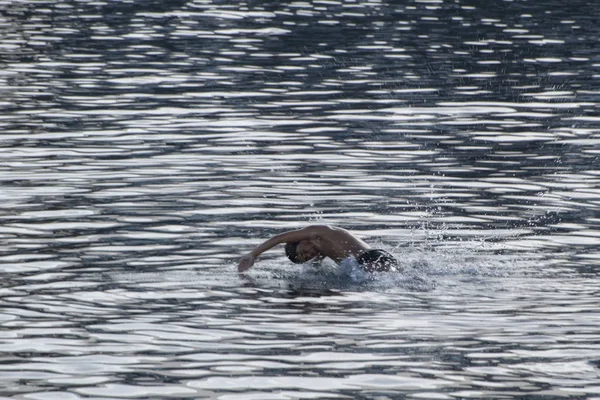 Akşamları sahilde. Barışın keyfi