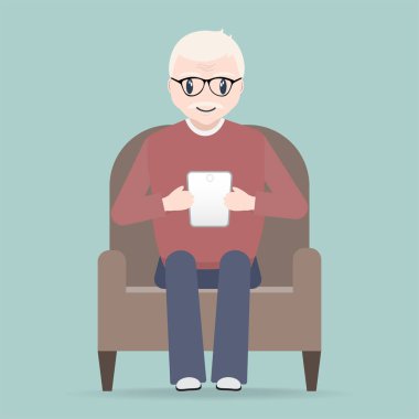 Yaşlı adam oturmuş ve smartphone sandalye kutsal kişilerin resmi üstünde tutarak