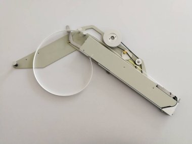 Pick ve elektronik yüzey montaj teknolojisi Smt bileşenleri makara ile yüklü makine besleyiciye yerleştirin