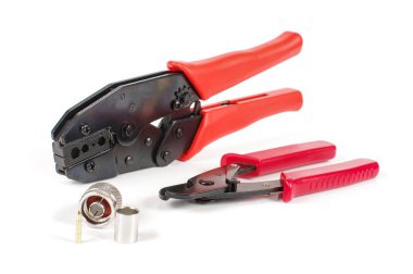 Eş eksenli kablo hazırlanması, sıkma ve parlak arka plan üzerinde izole fesih için profesyonel araç