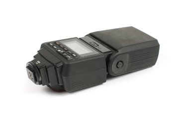 Beyaz arka plan üzerinde Speedlight denilen dış Dslr fotoğraf makinesi flaş