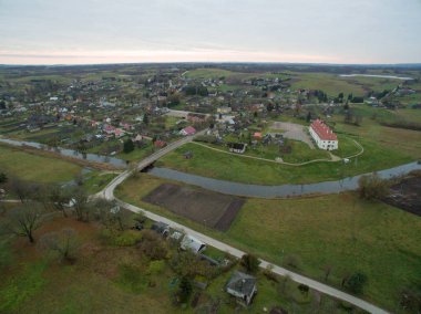Dronw tarihi kasaba Kraziai Litvanya üzerinden havadan görünümü