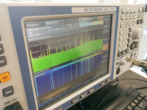 Радиочастотный Спектр Время Сканирования Электромагнитной Совместимости — стоковое фото