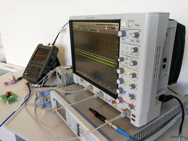 Various signal analysis and measurement devices such as vector network analyzer, oscilloscope and signal generator