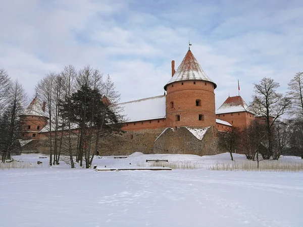 Verschneite Burg Der Insel Trakai Winter Der Stadt Trakai Litauen — Stockfoto