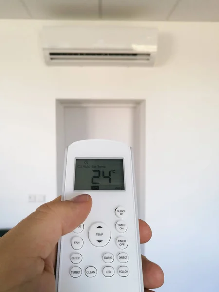 Male Hand Close Adjusting Temperature Air Conditioning System — Stock Photo, Image