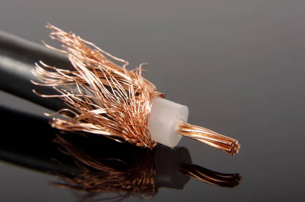 Cable Coaxial Ohmios Medio Preparado Para Aplicaciones Radiofrecuencia — Foto de Stock