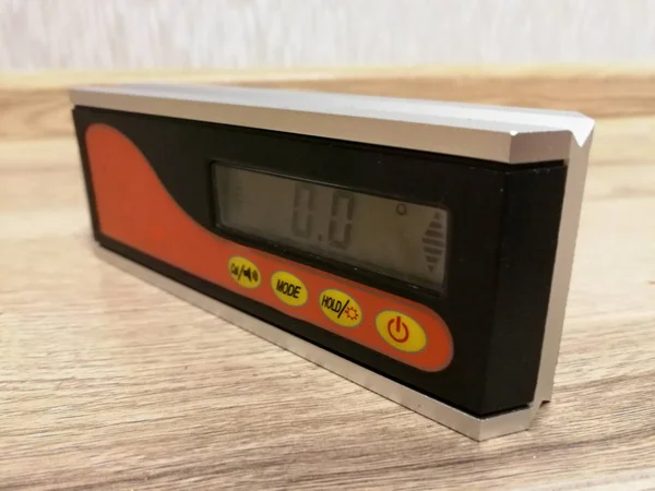 Professionele Digitale Hulpmiddel Inclinometer Houten Vloer Voor Herverdeling Neiging Metingen — Stockfoto