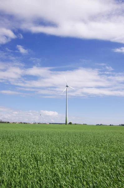 Alternatieve Energie Hulpbronnen Generatoren Windturbines Omgeven Door Natuur — Stockfoto