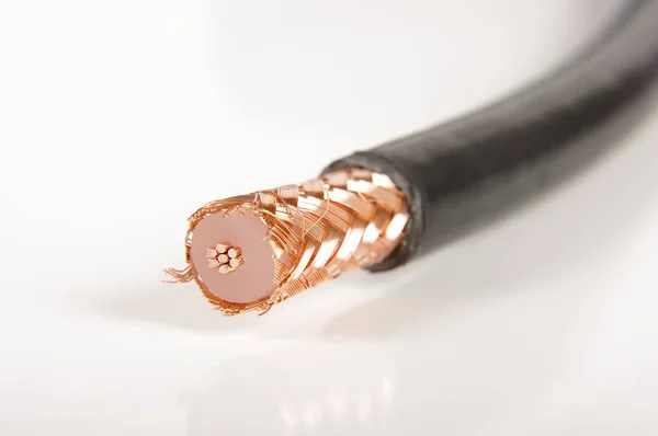 Ohm Cable Radiofrecuencia Coaxial Medio Preparado Para Engarzar — Foto de Stock