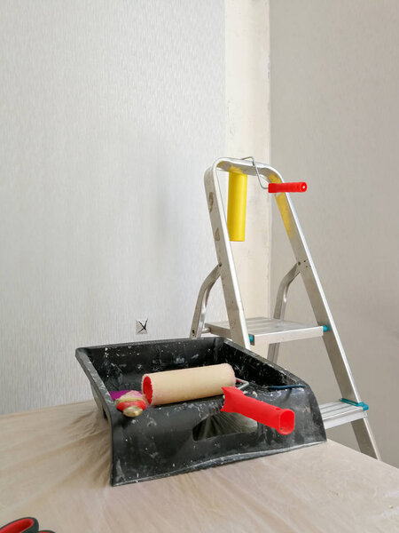 Flat renovation gluing wallpaper tools and equipment