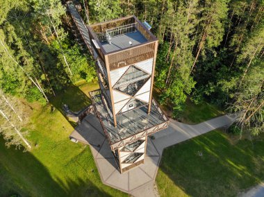 Laju takas, any ksciai, Litvanya 'daki ağaç tepesi yürüyüş kulesi.