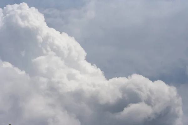 Dramatyczne Szare Chmury Deszczem — Zdjęcie stockowe