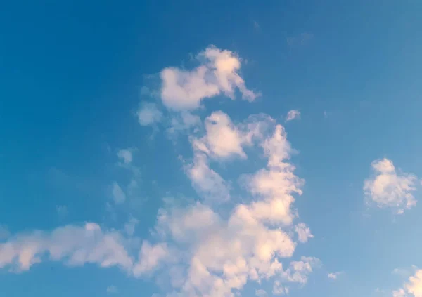 Weiß Gelbe Wolken Blauen Himmel — Stockfoto