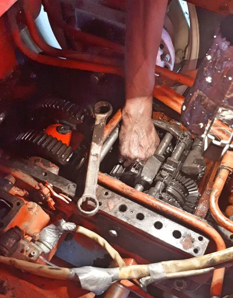 Perbaiki Gearbox Dalam Traktor Tua Mode Transmisi Dan Transmisi — Stok Foto