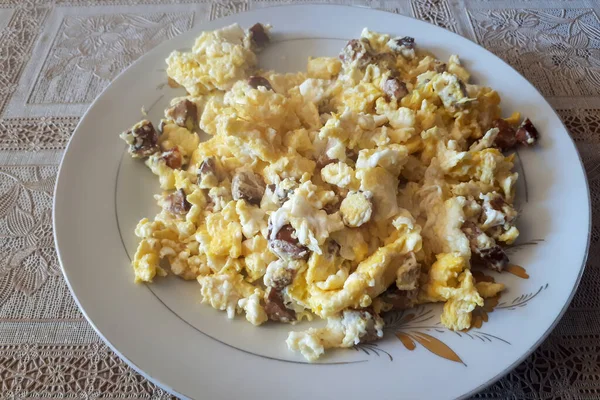 Primo Piano Piatto Soffici Uova Strapazzate Come Colazione Del Mattino — Foto Stock