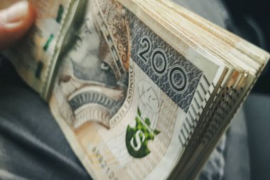 Yığınla para. İş ve finansal konsept. Polonya Zloti 'nin banknotları PLN