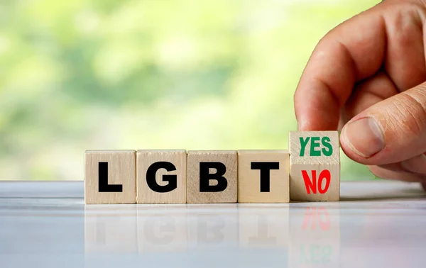 Die Hand Dreht Den Holzwürfel Und Ändert Das Wort Lgbt — Stockfoto