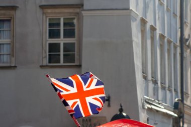 Kumaş Büyük Britanya bayrak sembolü açık havada rüzgarla. 