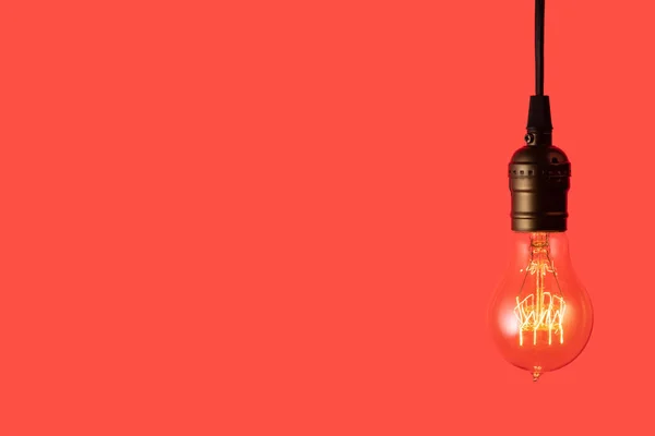 Edison Glühbirne Auf Rotem Hintergrund Raum Für Text — Stockfoto