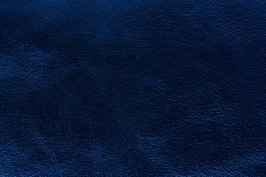 Parlak koyu mavi deri doku arka plan küçük tahıl