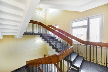 Modern evdeki merdivenler