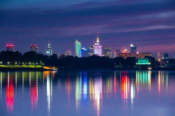 Varsavia centro città di notte — Foto Stock