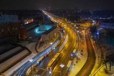 Varşova şehir gece rotanın bir havadan görünümü