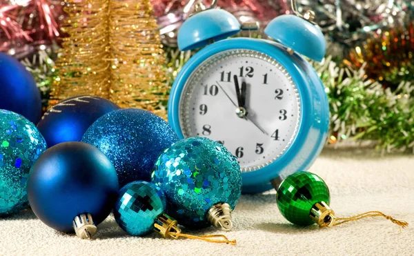 크리스마스 시계와 양식에 시키는 크리스마스 이미지 — 스톡 사진