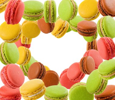 Kalp şeklinde ortaya konan kurabiyelerin izole görüntüsü