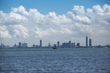 deniz gökyüzü traver şehir