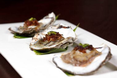 İstiridye kabuğu yarım istiridye deniz ürünleri taze