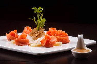 somon suşi sashimi yiyecek