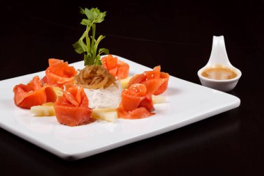 somon suşi sashimi yiyecek