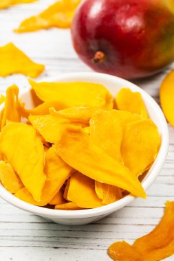 Kurutulmuş Mango meyve. Seçici odak.