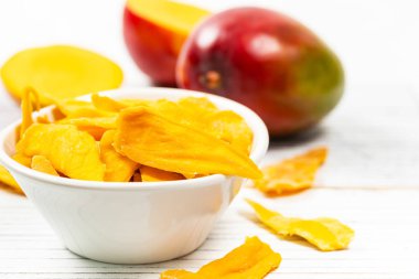 Kurutulmuş Mango meyve. Seçici odak.