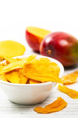 Kurutulmuş Mango meyve. Seçici odak.