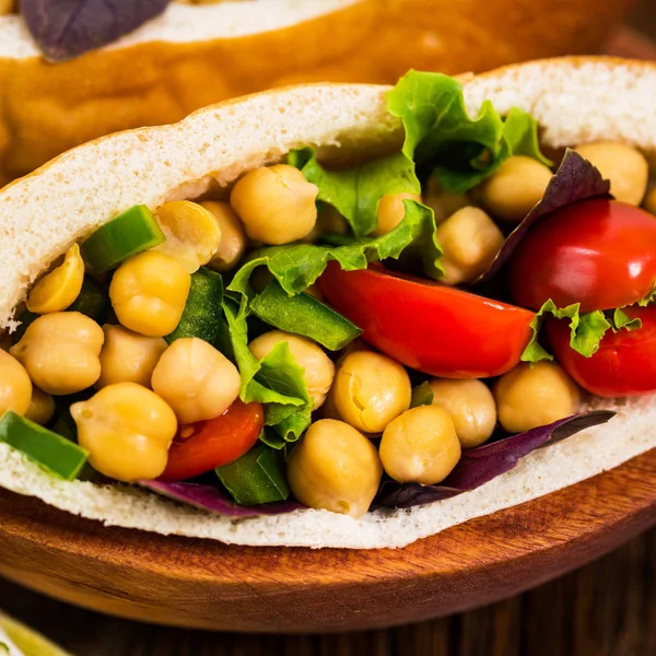 Garbanzo Bean Salada Grão Bico Veggie Pitas Foco Seletivo — Fotografia de Stock