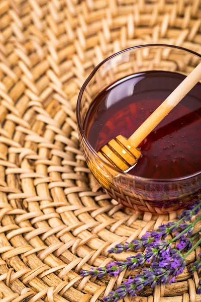 Lavanda Herbal Honey Com Flores Lavanda Foco Seletivo — Fotografia de Stock