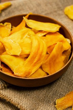 Kurutulmuş Mango meyve. Seçici odak.