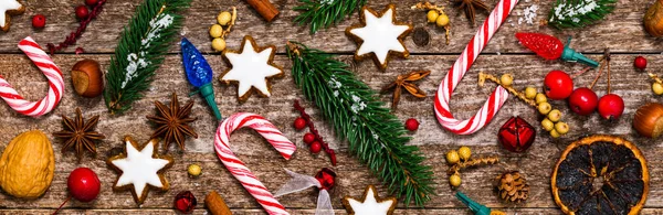 Fundo Natal Com Biscoitos Gengibre Estrela Decorações Férias Fundo Madeira — Fotografia de Stock