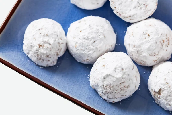Noel Cevizli Kurabiye Topları Beyaz Arka Plan Üzerinde Izole Snowballs — Stok fotoğraf