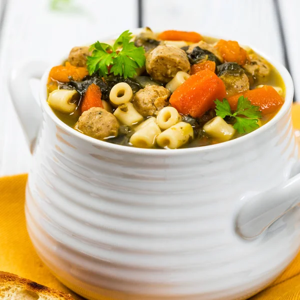 Sopa Casamento Tradicional Estilo Italiano Feito Com Almôndegas Cenouras Espinafre — Fotografia de Stock