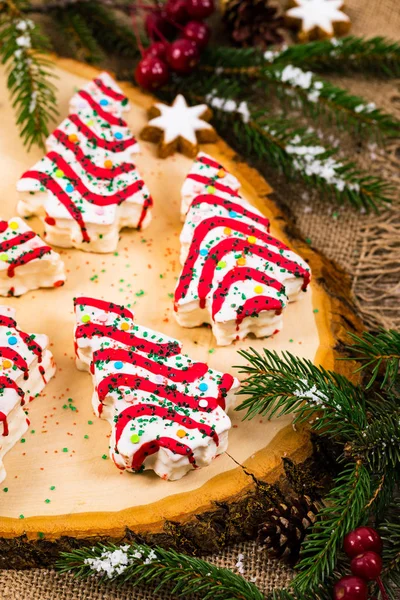 Kerstboom Taarten Houten Achtergrond Kerstmis Achtergrond Selectieve Aandacht — Stockfoto