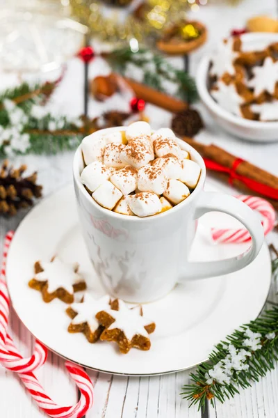Natale Capodanno Carta Sfondo Con Cioccolata Calda Con Marshmallow Focus — Foto Stock