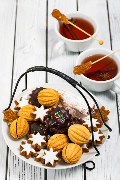 Verschiedene Gemischte Plätzchen Dessert Mit Tee Selektiver Fokus — Stockfoto