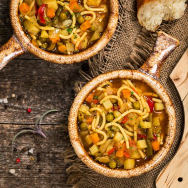 Vejetaryen Sebze Çorbası. Seçici odaklama.